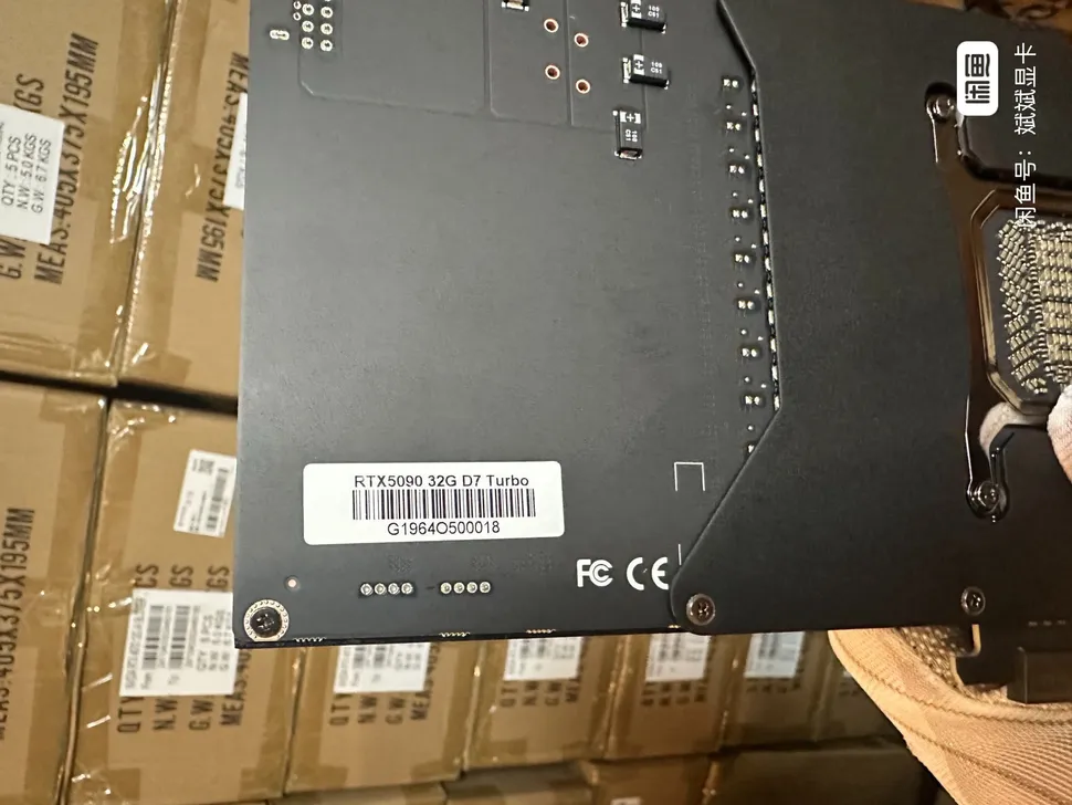 打臉 NVIDIA！最新照片顯示中國工廠正將大量 RTX 5090 改裝成鼓風式，準備上市賣 - 電腦王阿達
