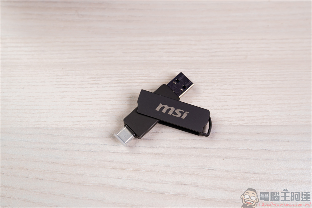 AI 應用、遊戲、剪輯地表最強RTX 5090筆電！MSI Titan 18 HX AI 旗艦電競筆電開箱 - 電腦王阿達