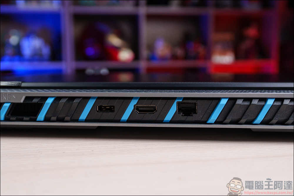 AI 應用、遊戲、剪輯地表最強RTX 5090筆電！MSI Titan 18 HX AI 旗艦電競筆電開箱 - 電腦王阿達