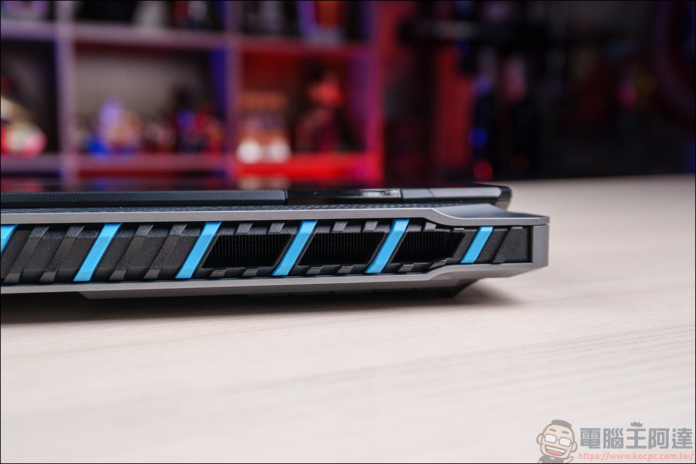 AI 應用、遊戲、剪輯地表最強RTX 5090筆電！MSI Titan 18 HX AI 旗艦電競筆電開箱 - 電腦王阿達