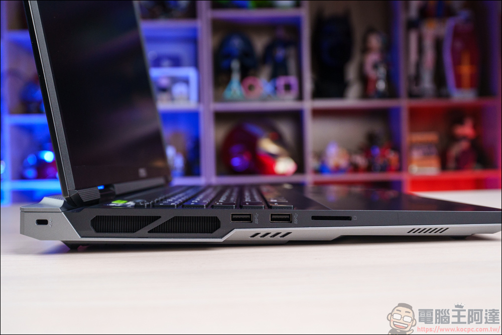 AI 應用、遊戲、剪輯地表最強RTX 5090筆電！MSI Titan 18 HX AI 旗艦電競筆電開箱 - 電腦王阿達