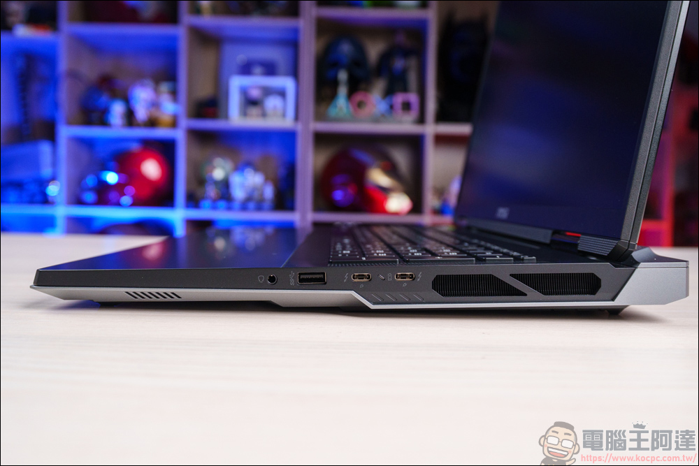 AI 應用、遊戲、剪輯地表最強RTX 5090筆電！MSI Titan 18 HX AI 旗艦電競筆電開箱 - 電腦王阿達
