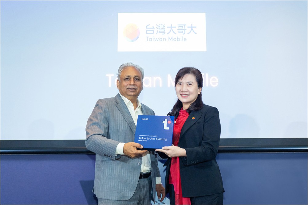 台灣大哥大榮獲Twimbit 「年度最佳CEO」、「年度最佳電信公司」三項大獎 - 電腦王阿達