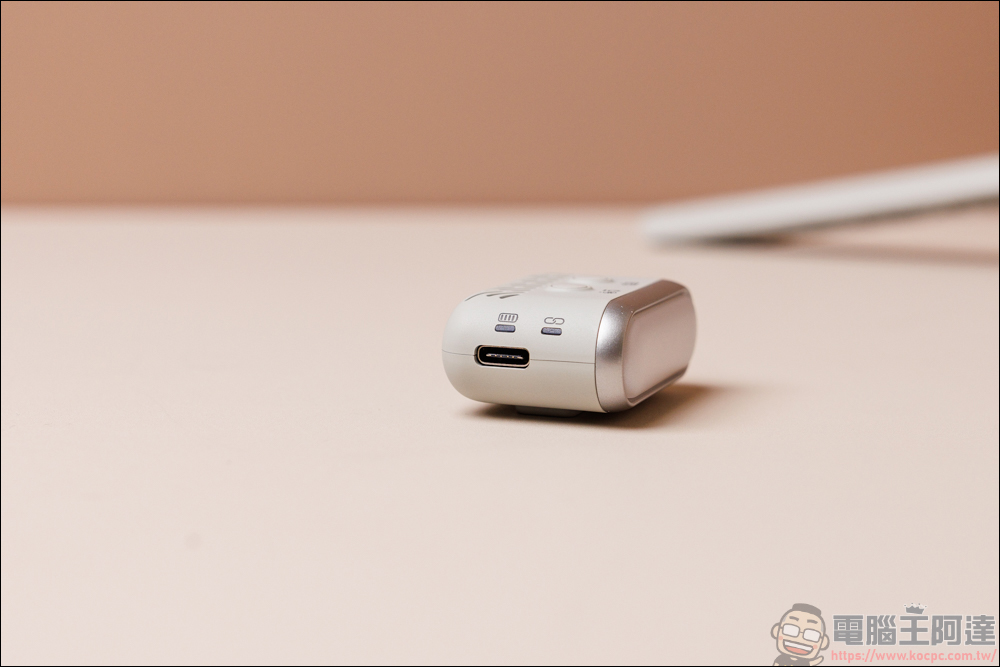 COMITOK MOGO 手機穩定器開箱動手玩｜與 Apple DockKit 連動，讓穩定器成為你的隨行攝影師！ - 電腦王阿達