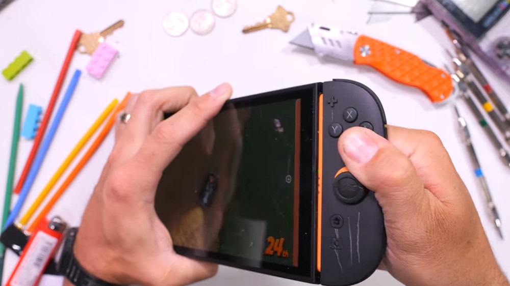 Nintendo Switch 2 暴力測試來了！螢幕容易刮傷、Joy-Con 大力扯掉也不會損壞 - 電腦王阿達