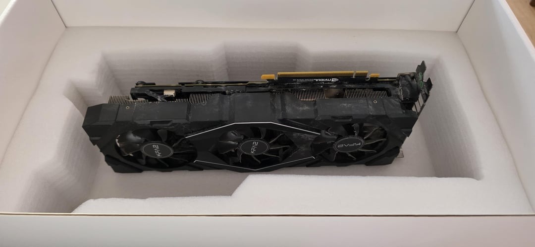 網購顯卡要小心！國外玩家在亞馬遜購買RTX 5090竟收到大米與麵包 - 電腦王阿達