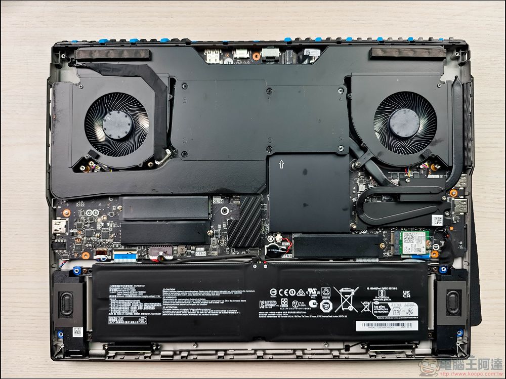 AI 應用、遊戲、剪輯地表最強RTX 5090筆電！MSI Titan 18 HX AI 旗艦電競筆電開箱 - 電腦王阿達