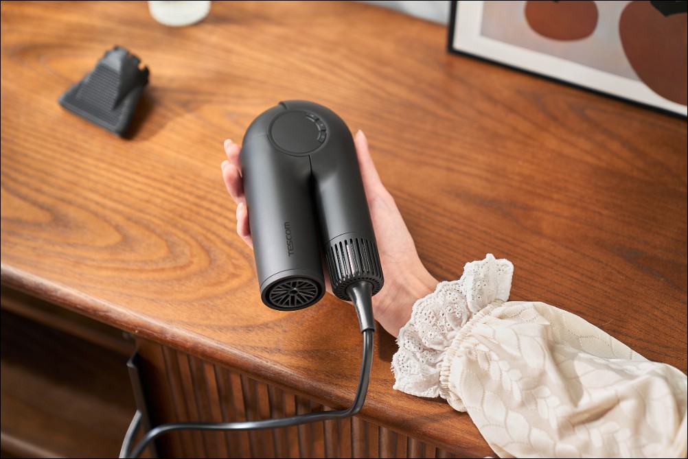 體積小巧、全球皆可用！TESCOM TD860 miniGO摺疊式高速離子吹風機上市 - 電腦王阿達