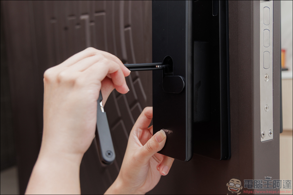 moorgen T50s AI 電子鎖開箱實測｜智慧、安全、美型一次到位！十合一電子鎖功能給你最安全的防護 - 電腦王阿達