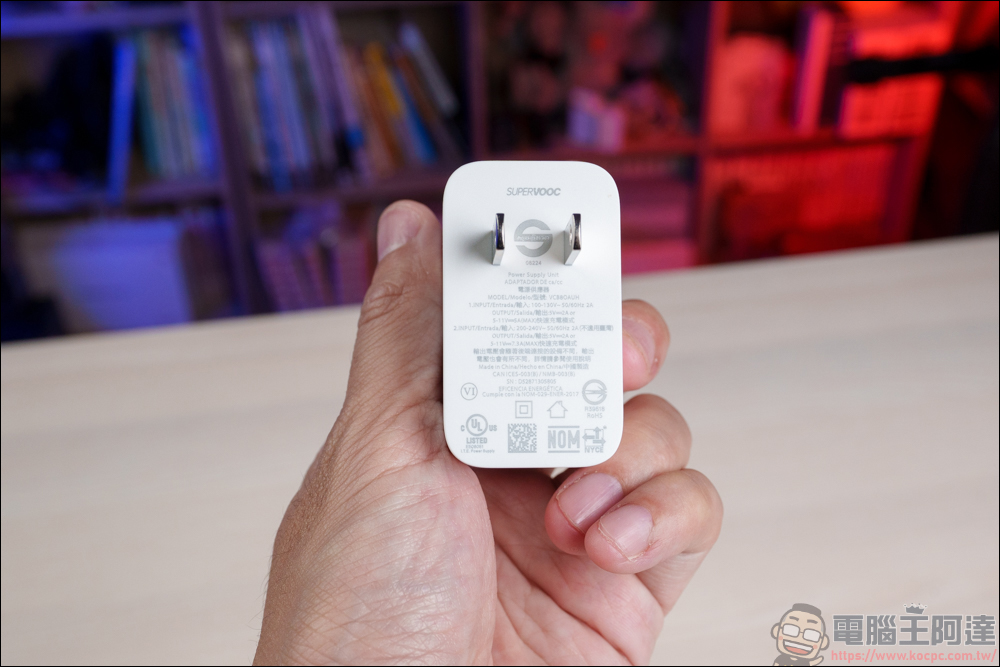 OPPO Reno14 Pro 開箱：5000萬畫素四鏡頭 + AI 影像黑科技，續航實力全面升級 - 電腦王阿達