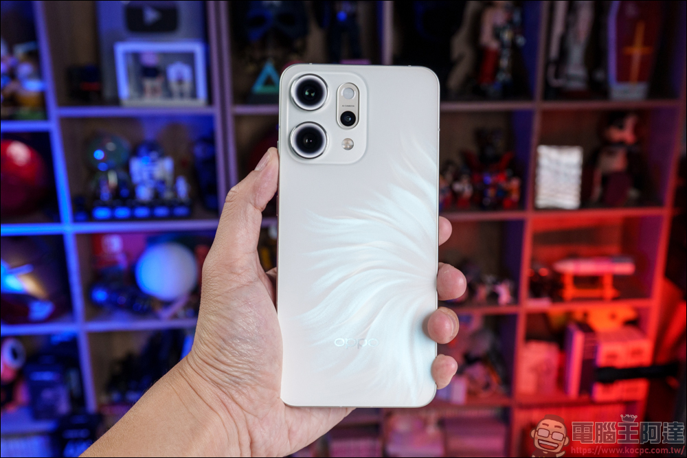 OPPO Reno14 Pro 開箱：5000萬畫素四鏡頭 + AI 影像黑科技，續航實力全面升級 - 電腦王阿達
