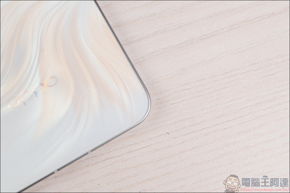 OPPO Reno14 Pro 開箱：5000萬畫素四鏡頭 + AI 影像黑科技，續航實力全面升級 - 電腦王阿達