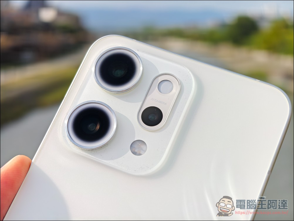 OPPO Reno14 Pro 開箱：5000萬畫素四鏡頭 + AI 影像黑科技，續航實力全面升級 - 電腦王阿達