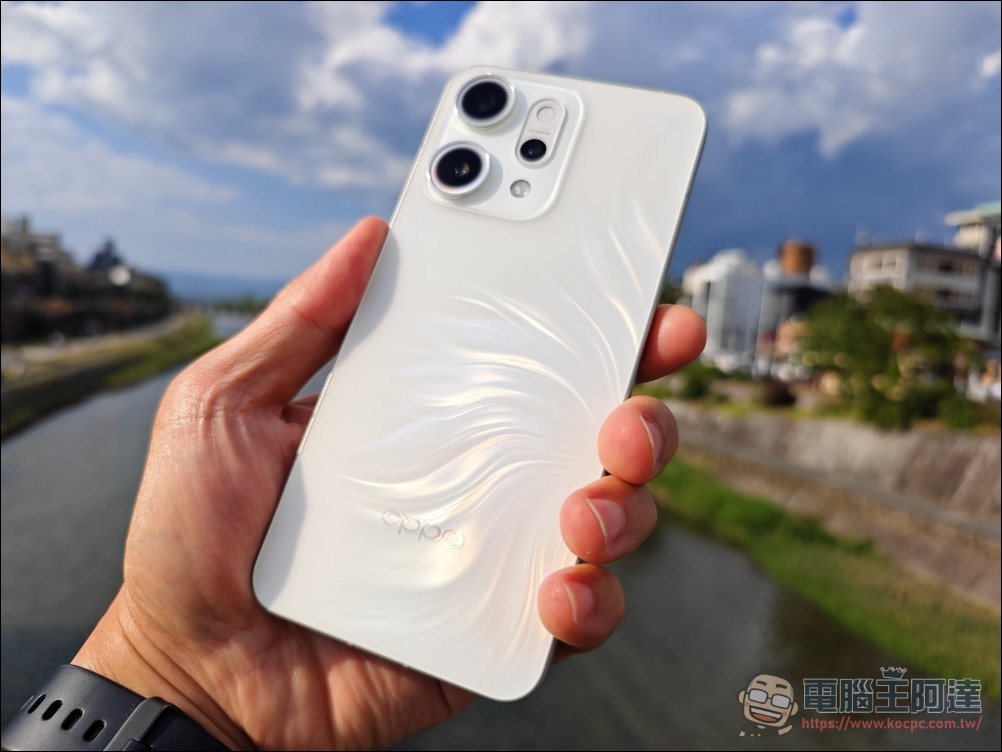 OPPO Reno14 Pro 開箱：5000萬畫素四鏡頭 + AI 影像黑科技，續航實力全面升級 - 電腦王阿達