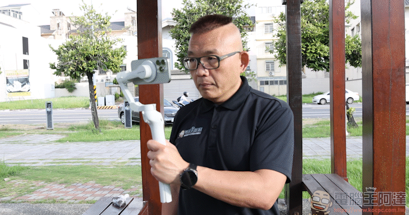 COMITOK MOGO 手機穩定器開箱動手玩｜與 Apple DockKit 連動，讓穩定器成為你的隨行攝影師！ - 電腦王阿達