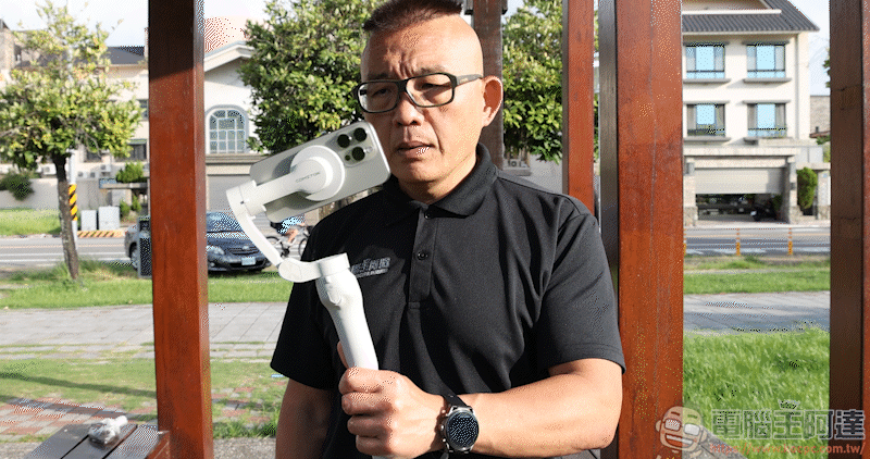 COMITOK MOGO 手機穩定器開箱動手玩｜與 Apple DockKit 連動，讓穩定器成為你的隨行攝影師！ - 電腦王阿達