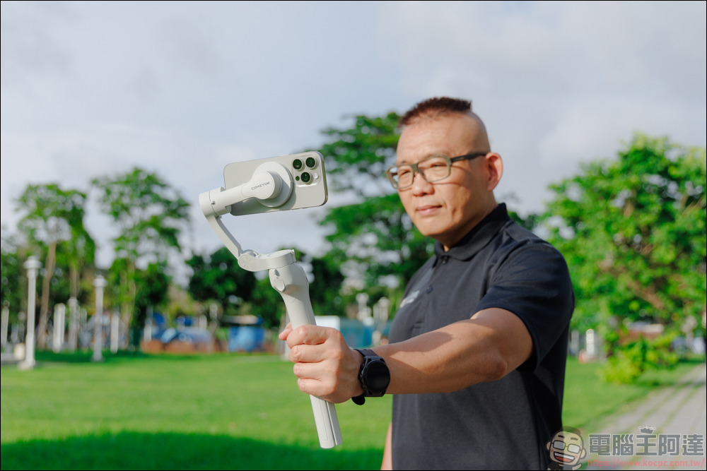 COMITOK MOGO 手機穩定器開箱動手玩｜與 Apple DockKit 連動，讓穩定器成為你的隨行攝影師！ - 電腦王阿達