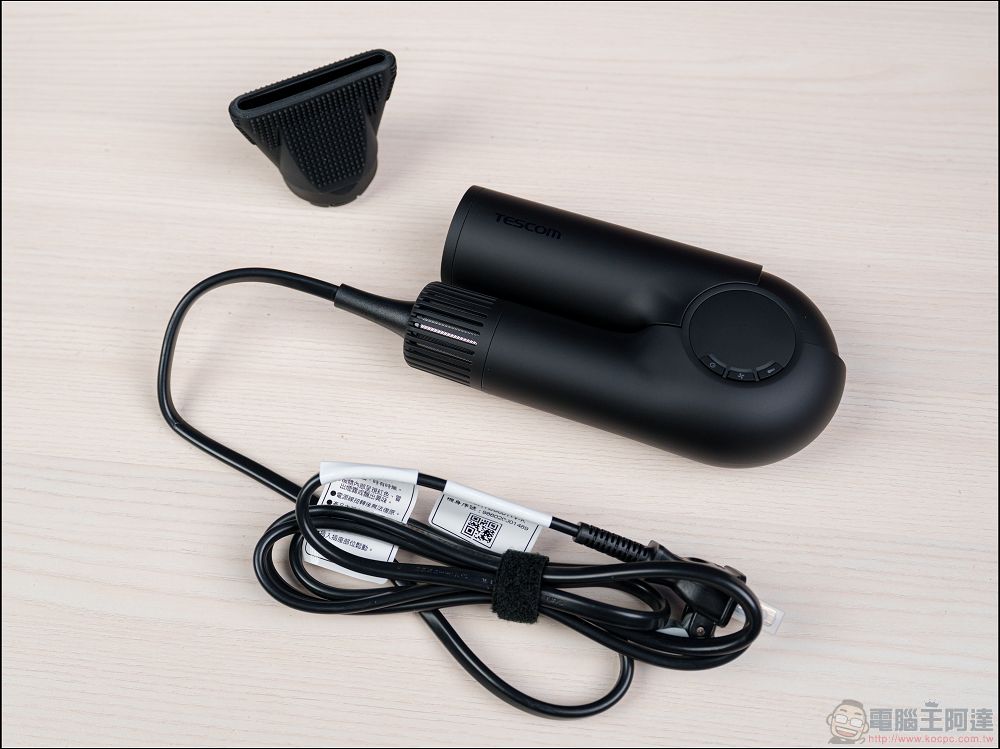 出國旅遊必備！小巧可折疊、全球可用、免切電壓：TESCOM TD860 miniGO國際自動變壓摺疊吹風機動手玩 - 電腦王阿達