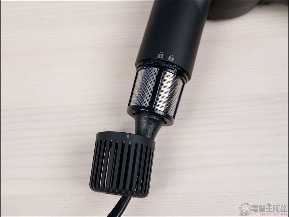 出國旅遊必備！小巧可折疊、全球可用、免切電壓：TESCOM TD860 miniGO國際自動變壓摺疊吹風機動手玩 - 電腦王阿達