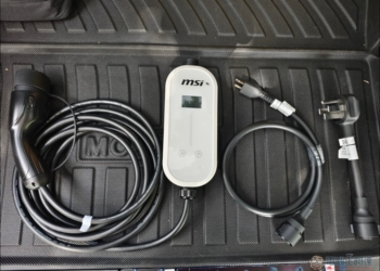 電動車車主都該準備一組：MSI EZgo 電動車便攜式充電樁開箱實測