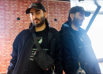 Rene Turcios：不懂如何寫程式，卻用 AI 連贏200場黑客松的 Vibe Coding 之王