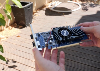 多款遊戲實測顯示，即便有超解析度技術，效能差的老舊顯示卡還是無法順暢玩現代遊戲