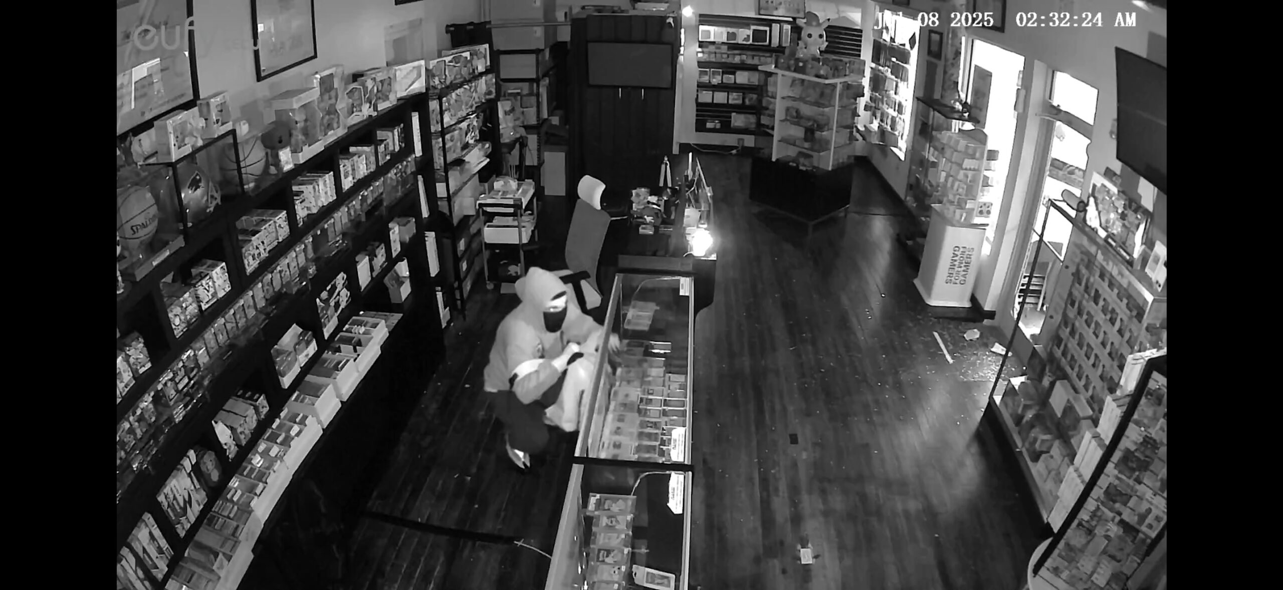 美國《寶可夢》卡店爆竊案，30 秒偷走價值 10 萬美元的收藏品 - 電腦王阿達