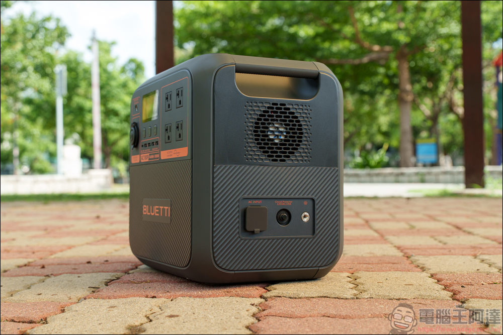BLUETTI 1800W 電吉拉行動電站實測：1800W最強輸出、近1.5度電超大容量，行動電站天花板！ - 電腦王阿達