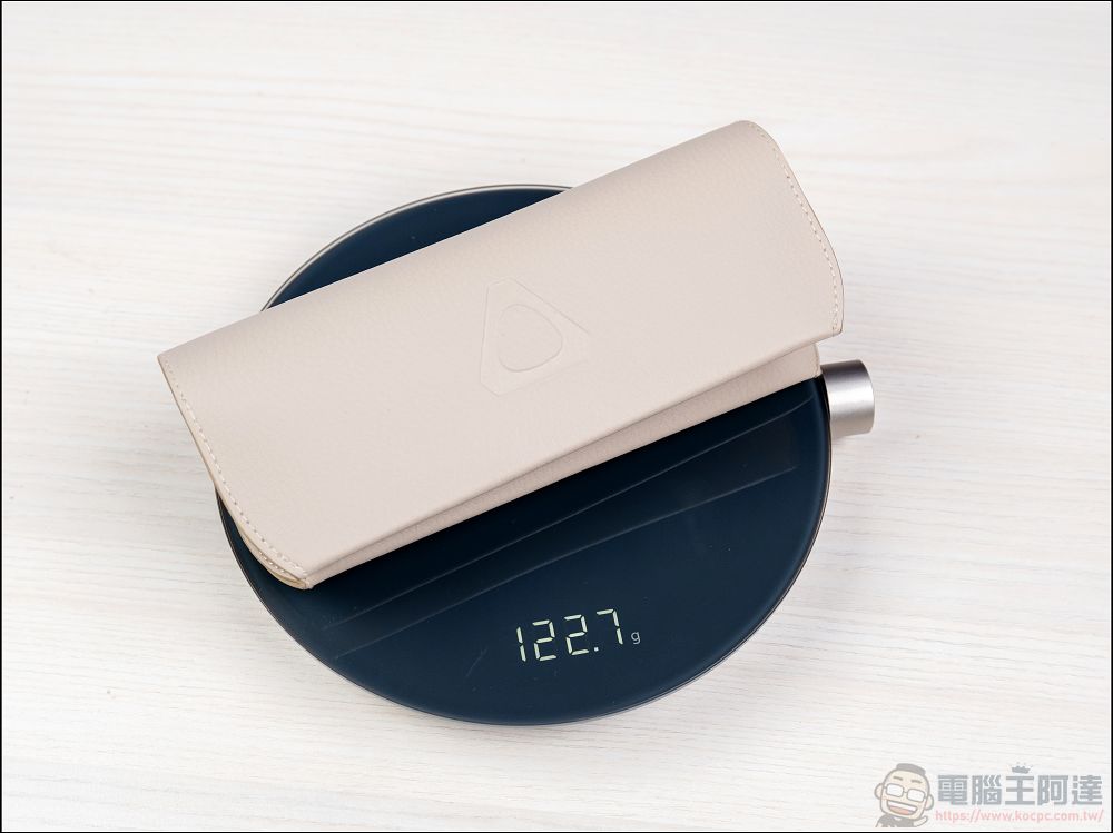 HTC VIVE Eagle 開箱：真台灣製造，能回答問題、通話、播放音樂、翻譯、記事、拍照、錄影的全能AI智慧眼鏡 - 電腦王阿達