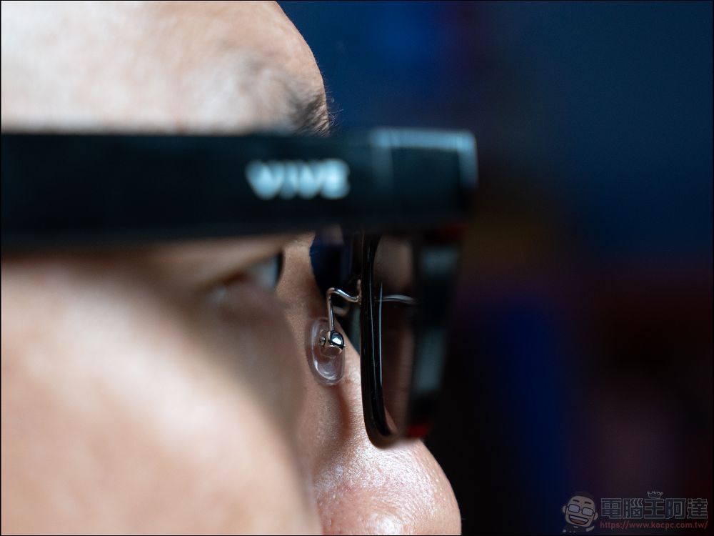 HTC VIVE Eagle 開箱：真台灣製造，能回答問題、通話、播放音樂、翻譯、記事、拍照、錄影的全能AI智慧眼鏡 - 電腦王阿達