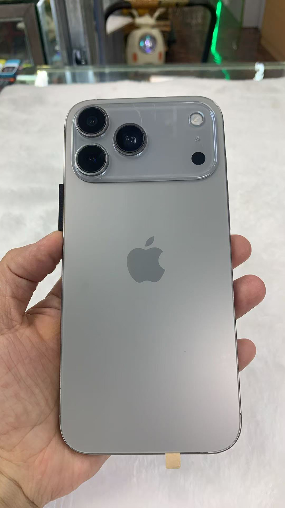 iPhone 17