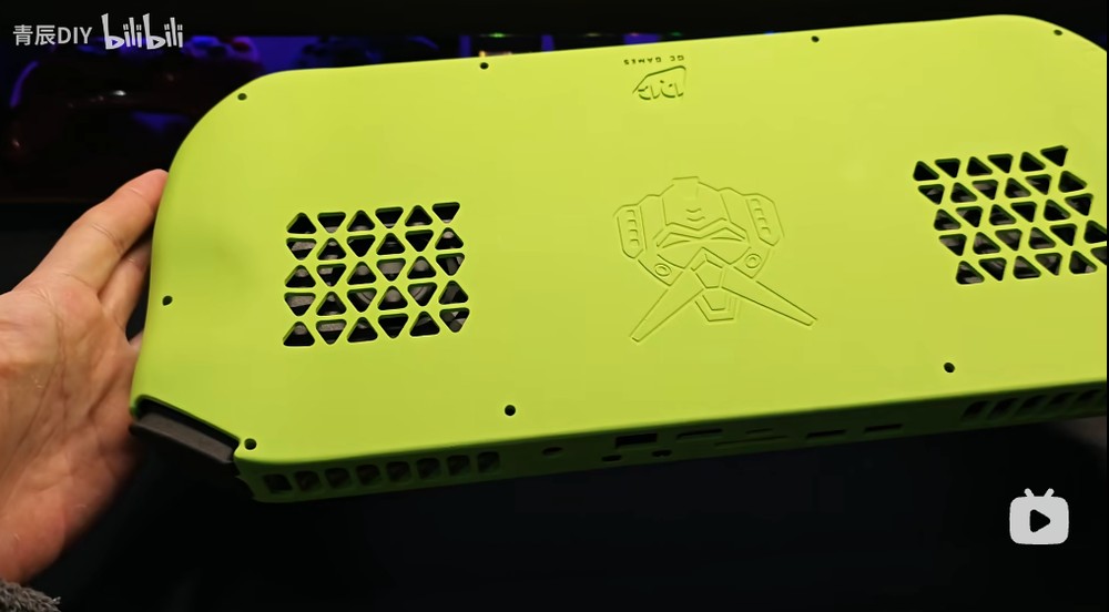 中國玩家自製 12.5 吋 4K 遊戲掌機，搭載 RTX 4090 筆電 GPU + i9-14900HX 超猛規格 - 電腦王阿達