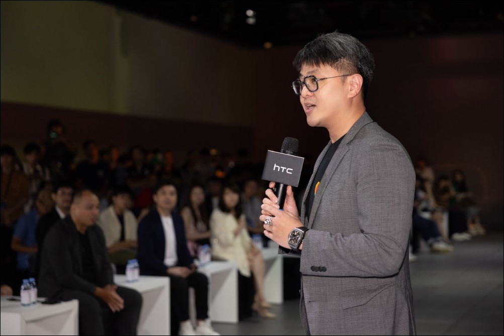 台灣AI智慧穿戴新時代：台灣大哥大攜手 HTC，VIVE Eagle AI眼鏡指定資費零元帶回家 - 電腦王阿達