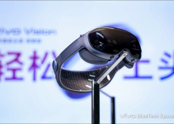 vivo三十週年影像盛典：攜手蔡司再續戰略合作，重磅發表輕量級MR頭戴裝置「vivo Vision探索版」