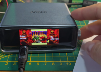 玩家成功讓《毀滅戰士》登上「充電座」，什麼都能跑的傳說再添一筆