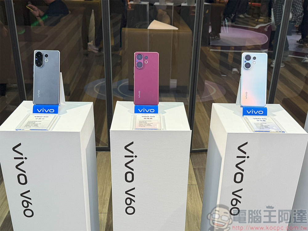 vivo V60 與 POP MART ZSIGA 跨界聯名在台登場，蔡司超級長焦鏡頭拍出旗艦舞台效果 - 電腦王阿達