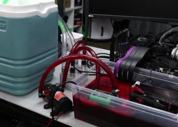 國外玩家自製用「自動變速箱油」來散熱顯卡，效能最高提升 16% 還拿下跑分排行榜第一