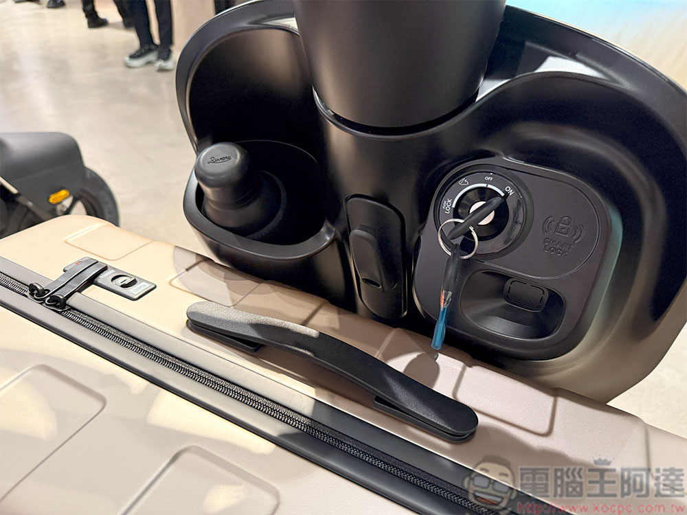 二輪入門超規首選 Gogoro EZZY 500 正式登場，限時早鳥購車現折 4,000 元 - 電腦王阿達