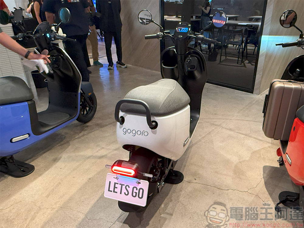 二輪入門超規首選 Gogoro EZZY 500 正式登場，限時早鳥購車現折 4,000 元 - 電腦王阿達