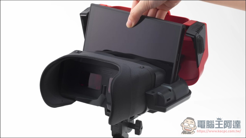 經典 VR 遊戲主機 Virtual Boy 復活？任天堂直面會發表最奇特的 Switch 配件 - 電腦王阿達