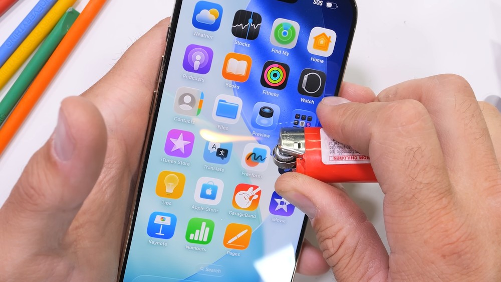 iPhone Air 暴力測試報告：有史以來最堅固的 iPhone，徒手折完全沒損傷 - 電腦王阿達
