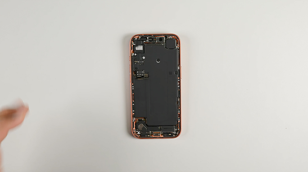 iPhone 17