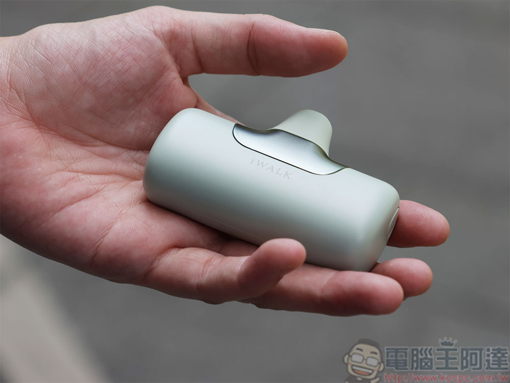 iWALK 第六代口袋行動電源開箱動手玩：輕巧、快充、好安心 - 電腦王阿達