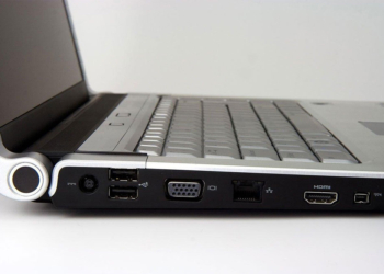 在 USB 連接埠出現之前，電腦靠什麼外接設備？