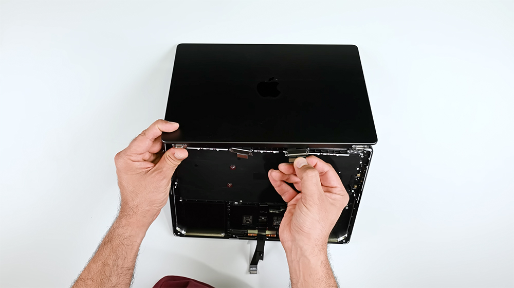 M5 MacBook Pro 拆解報告出爐！iFixit：內部設計更精細，但維修仍不容易 - 電腦王阿達