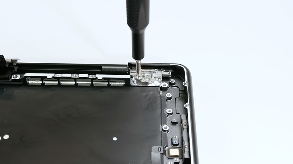 M5 MacBook Pro 拆解報告出爐！iFixit：內部設計更精細，但維修仍不容易 - 電腦王阿達