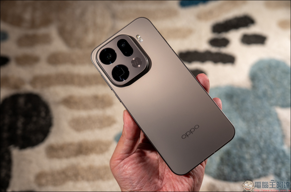 OPPO Find X9 Pro 開箱評測｜2 億哈蘇長焦、原色真彩鏡頭登場！年度影像旗艦的質感與實力全面升級 - 電腦王阿達