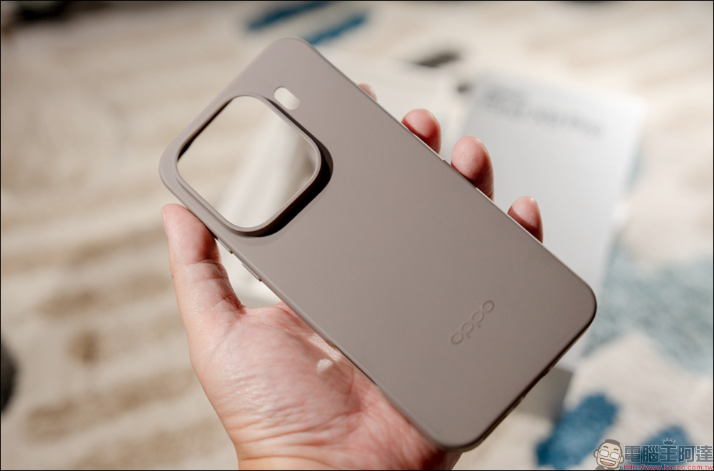 OPPO Find X9 Pro 開箱評測｜2 億哈蘇長焦、原色真彩鏡頭登場！年度影像旗艦的質感與實力全面升級 - 電腦王阿達