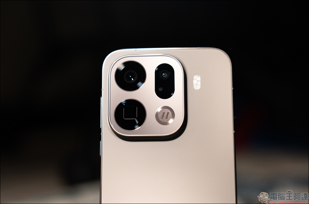 OPPO Find X9 Pro 開箱評測｜2 億哈蘇長焦、原色真彩鏡頭登場！年度影像旗艦的質感與實力全面升級 - 電腦王阿達