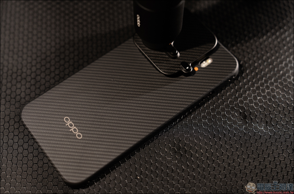 OPPO Find X9 Pro 開箱評測｜2 億哈蘇長焦、原色真彩鏡頭登場！年度影像旗艦的質感與實力全面升級 - 電腦王阿達